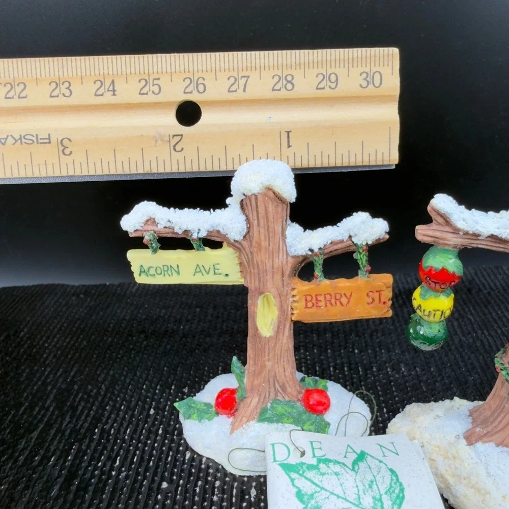 Charming Tails Dean Griff Silvestri Street Light Sign Accesso Winter Set New Box
